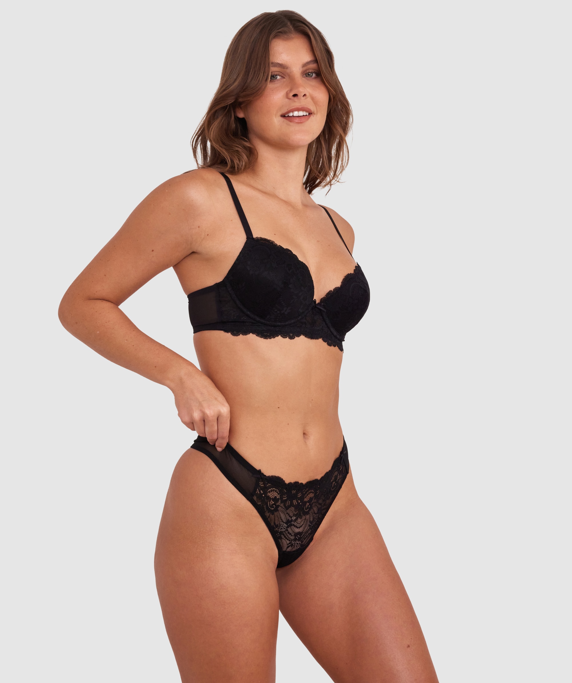 Bras N Things Hallie V String Black 01353801