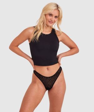 Kitty High Cut V String - Black